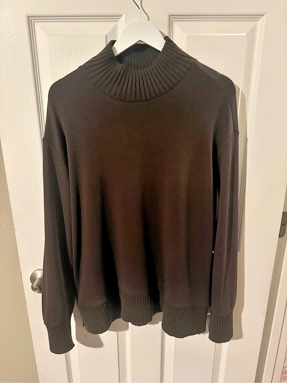 Women’s Z Supply Sable Luxe Mock Neck Sweater Color: Brown! Size: Medium!